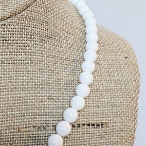 💥3 for $25💥 Vintage Strand White Pearl Necklace